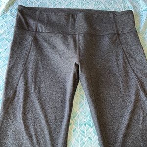 Women’s Athleta Dark Gray Stash Pocket Salutation Tights Leggings